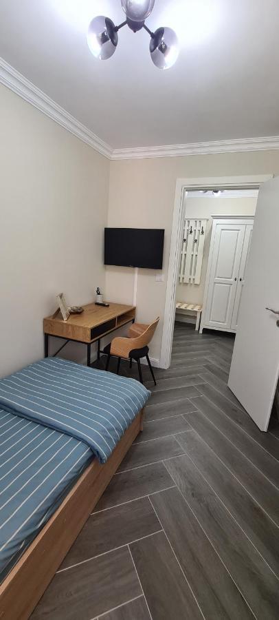 Apartamento White Rezidence Curtea de Argeş Exterior foto