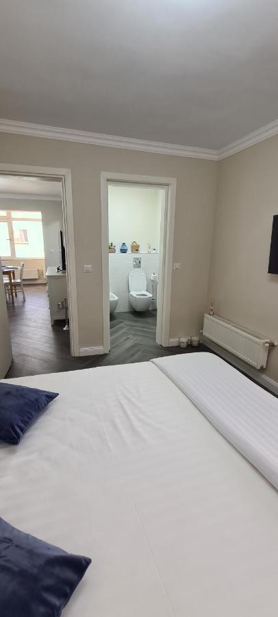 Apartamento White Rezidence Curtea de Argeş Exterior foto