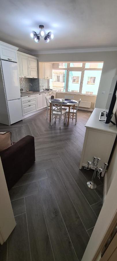 Apartamento White Rezidence Curtea de Argeş Exterior foto