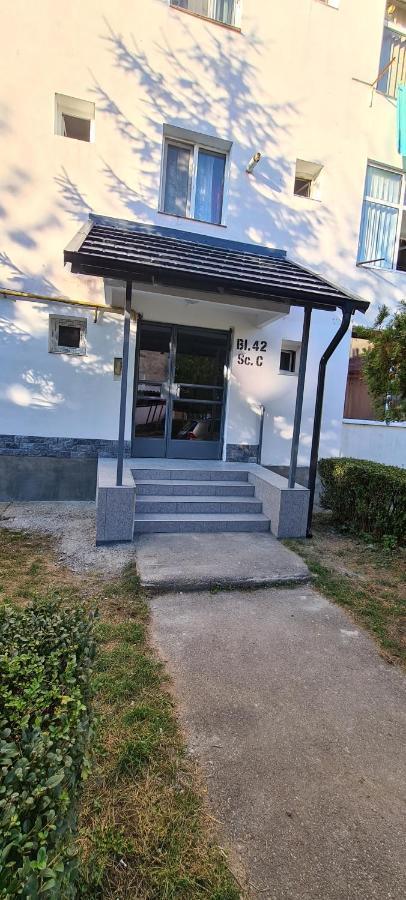 Apartamento White Rezidence Curtea de Argeş Exterior foto